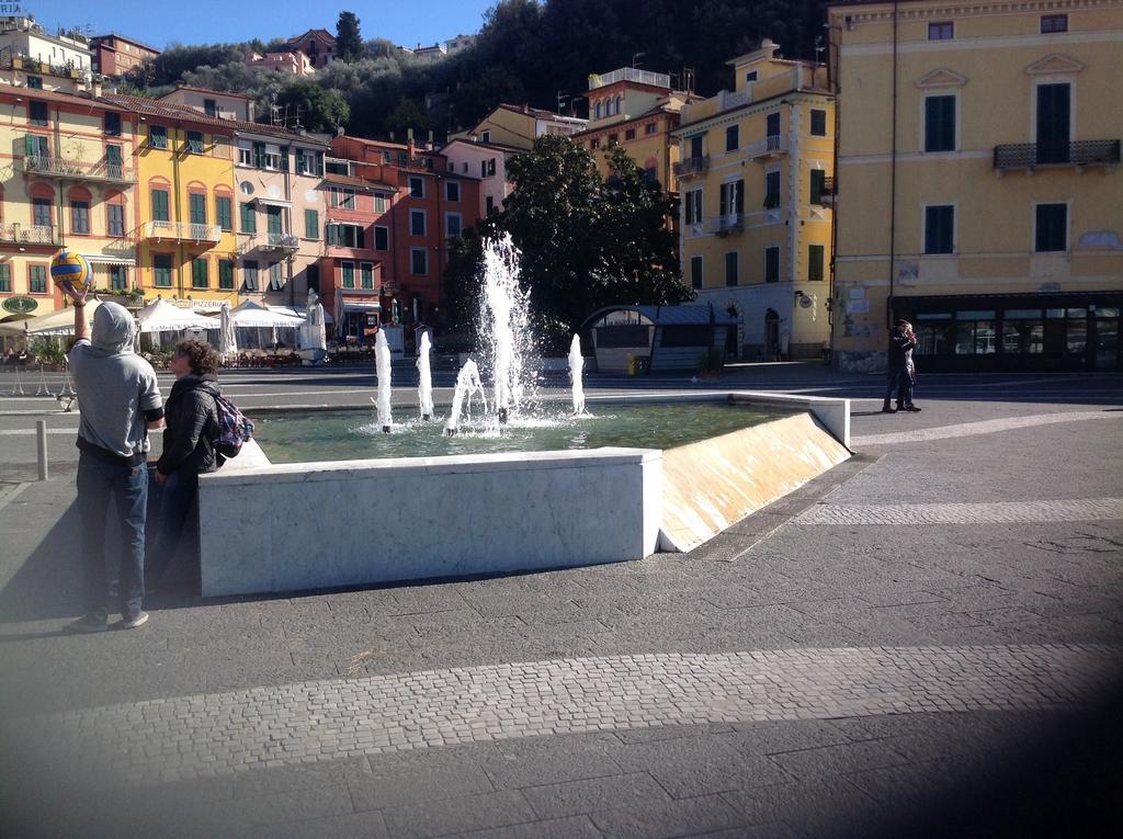 Affittacamere La Baia Di Lerici Exterior foto