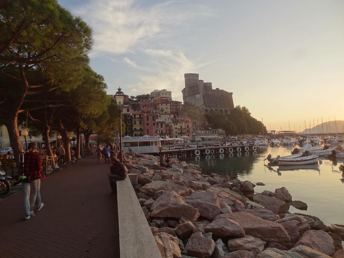 Affittacamere La Baia Di Lerici Exterior foto